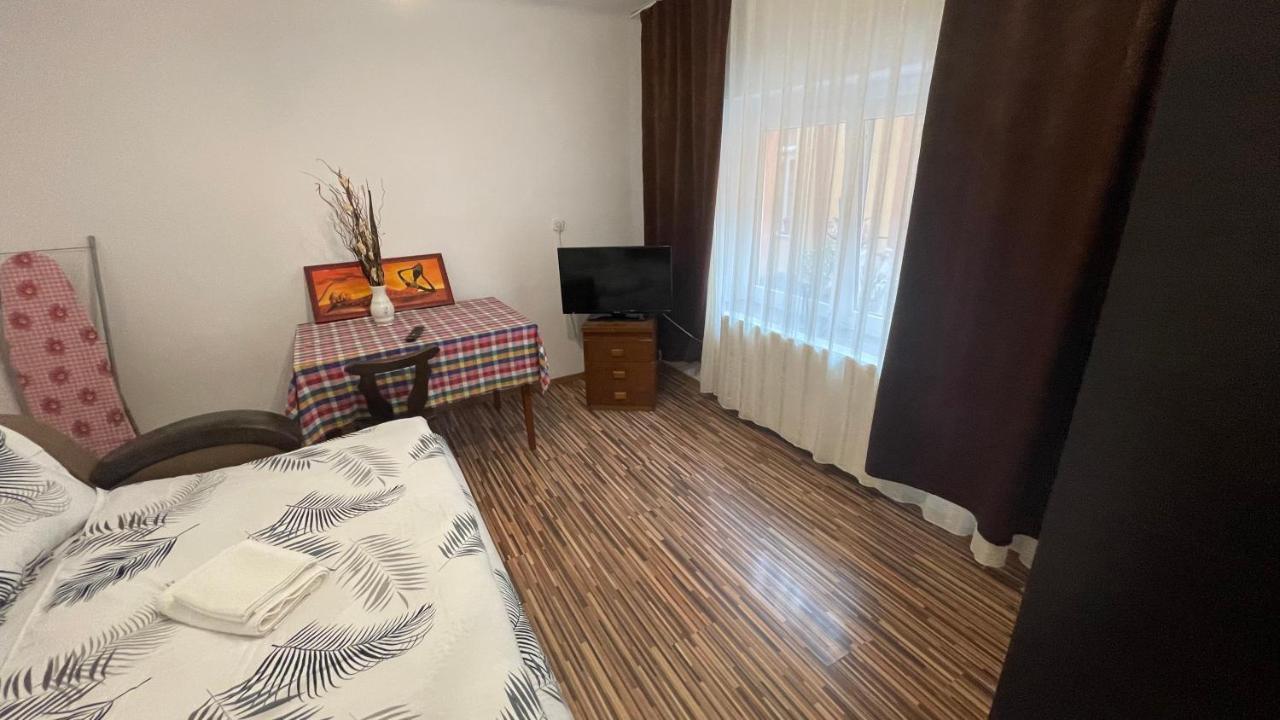 Apartament In Centrul Brasovului ภายนอก รูปภาพ
